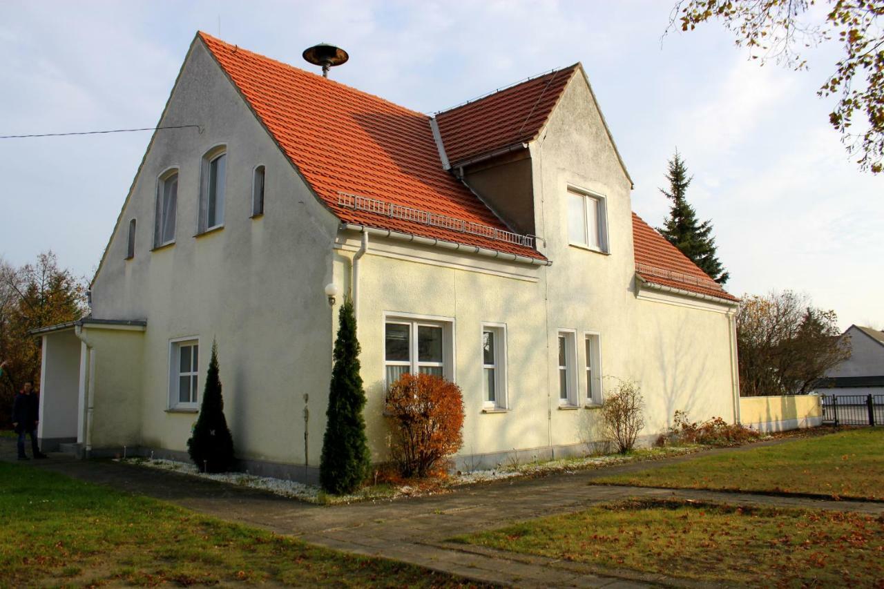 新布克斯多夫水疗套房公寓 Neuburxdorf 外观 照片